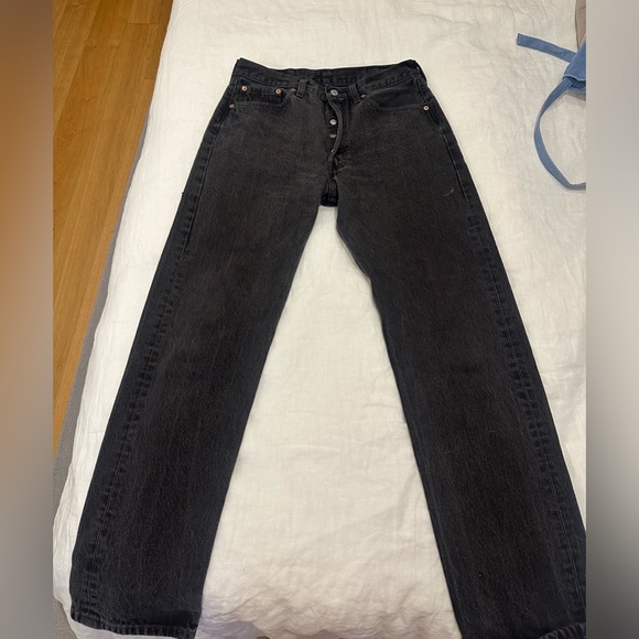 Black straight leg Levi - Picture 1 of 4